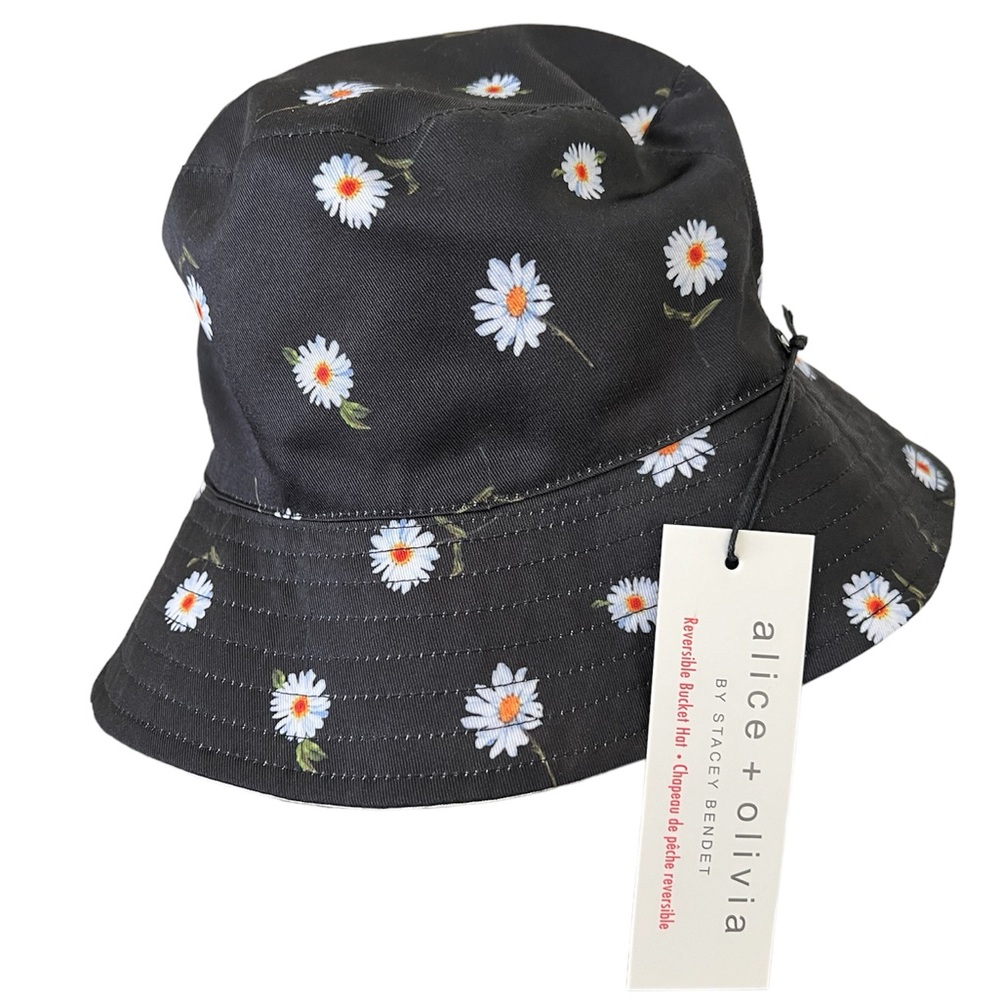 AO X FABFITFUN REVERSIBLE BUCKET HAT
